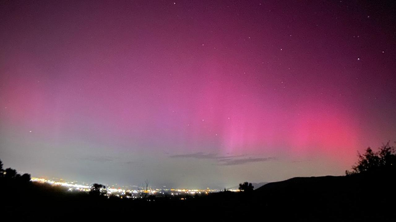 L’aurora boreale nei cieli di Livorno, che spettacolo