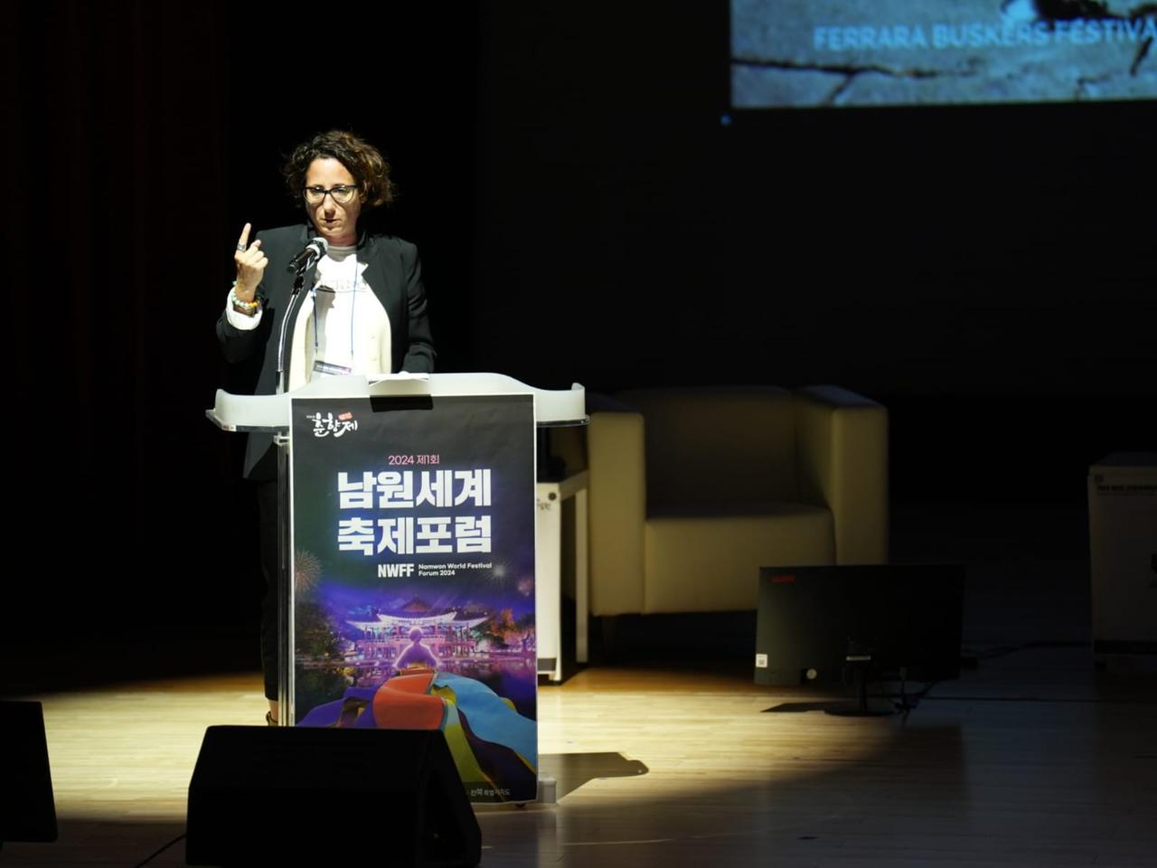 Da Ferrara alla Corea del Sud per parlare di buskers e turismo