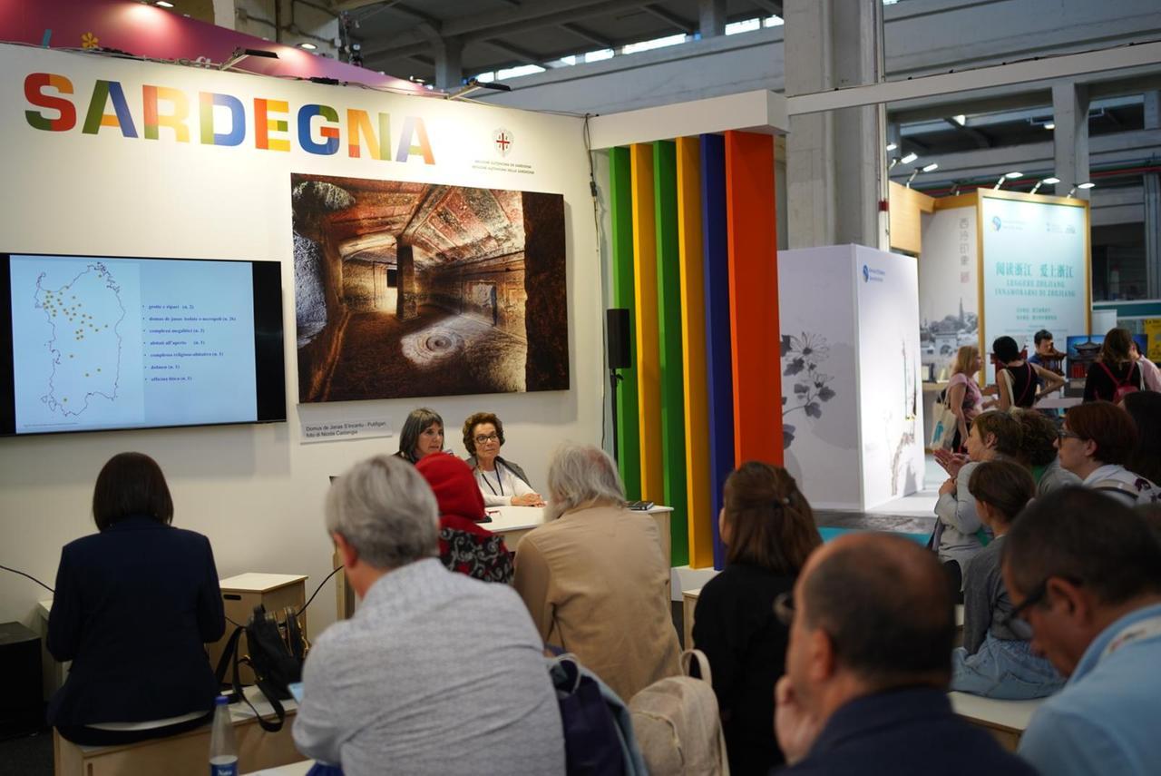 Salone del libro, nello stand della Sardegna le domus de janas candidate a entrare nel patrimonio Unesco