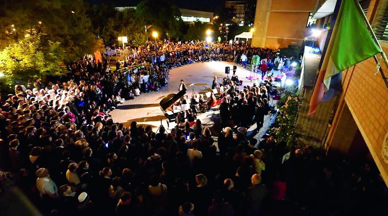 Torna la Città del lettore al liceo scientifico Moro