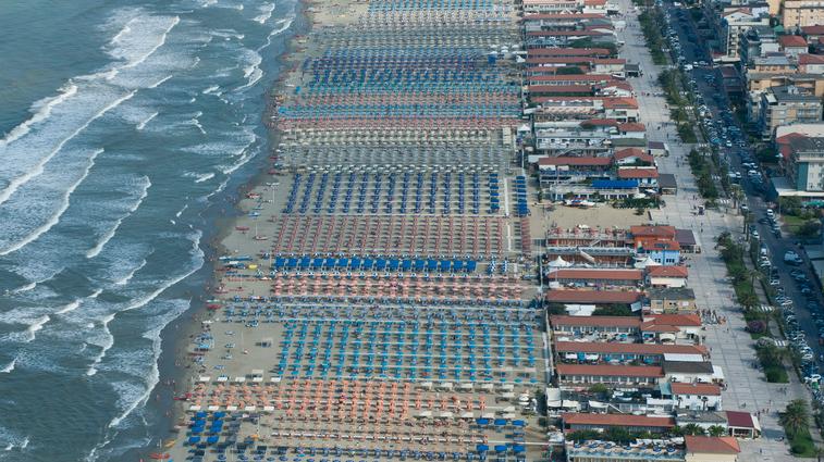 Camaiore, avviate le procedure per mettere all’asta 12 stabilimenti balneari: quali sono