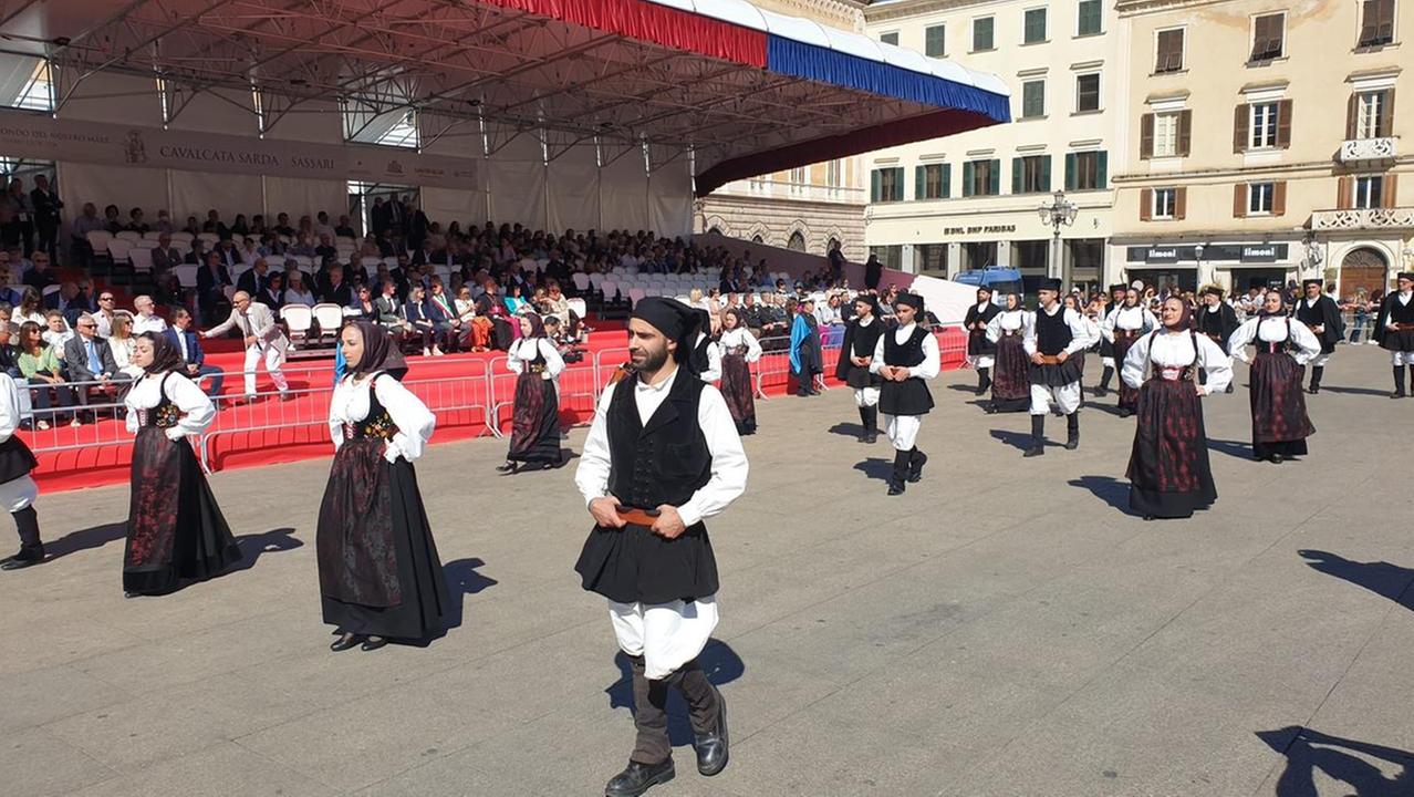 Sassari, alla Cavalcata sfilano bellezza e tradizione