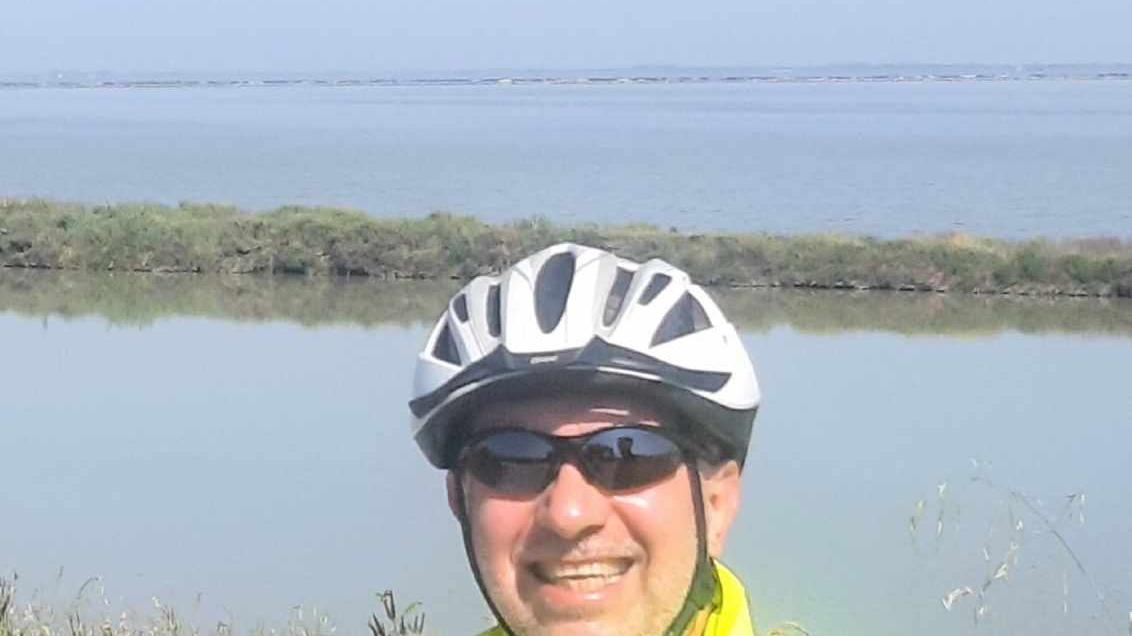 Ciclista di Cavezzo muore per congestione: Daniele Zaniboni aveva 59 anni