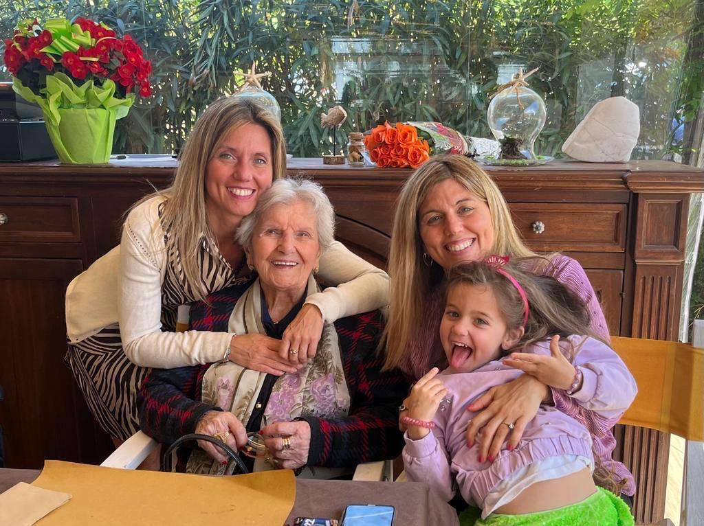 Livorno festeggia i 102 anni della super nonna pittrice Fiorina