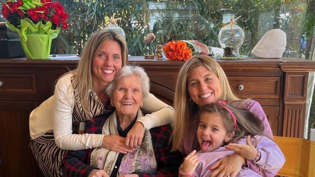 Livorno festeggia i 102 anni della super nonna pittrice Fiorina