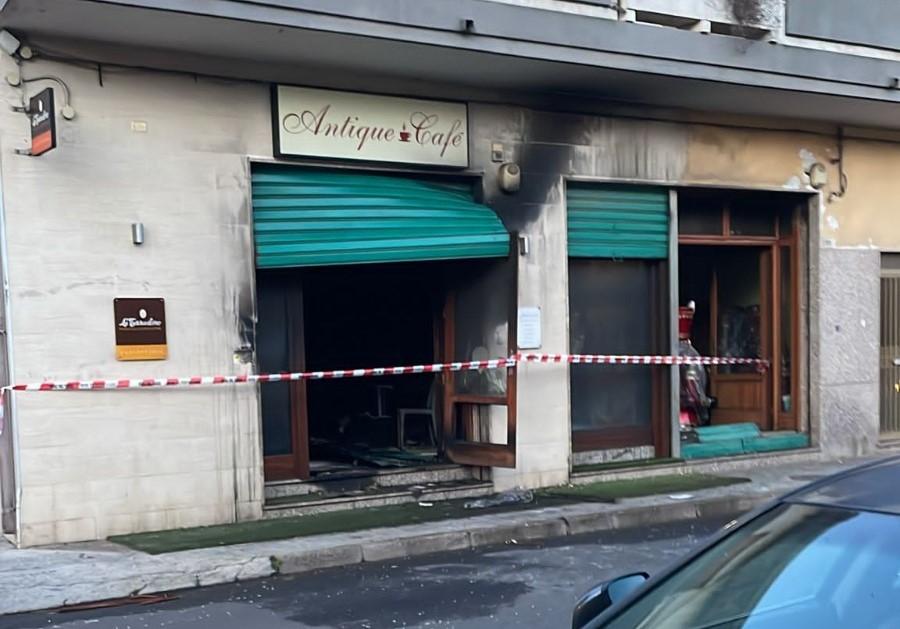 Attentato incendiario ad A ssemini, preso di mira un bar in via Carmine