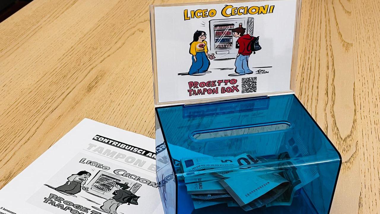 Livorno, al liceo Cecioni sempre più vicino l’acquisto del distributore di assorbenti