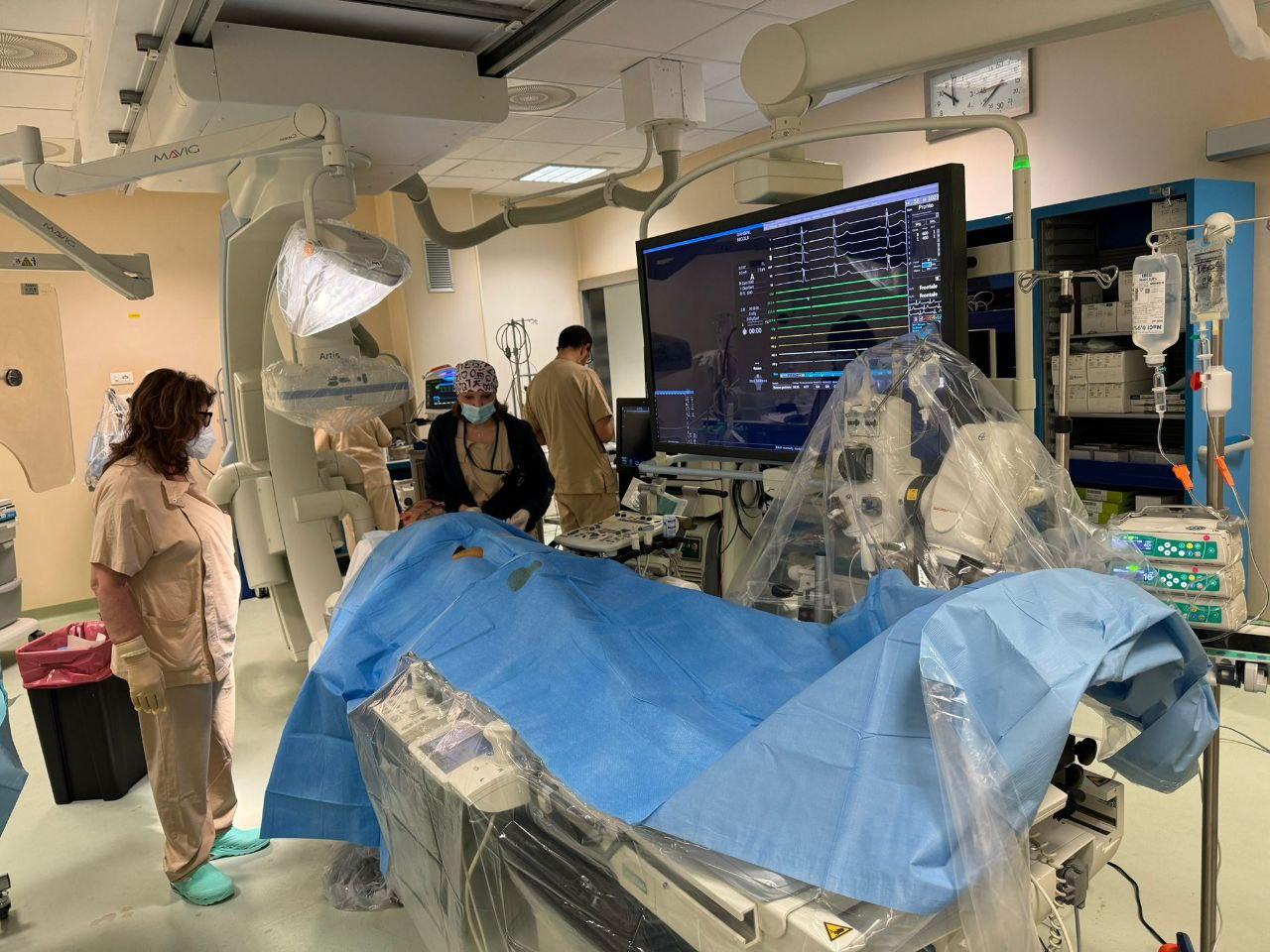 Ospedale di Lucca, quattro infarti trattati con successo in una sola notte. Il dottor Bovenzi: «Siamo un riferimento per il cuore»