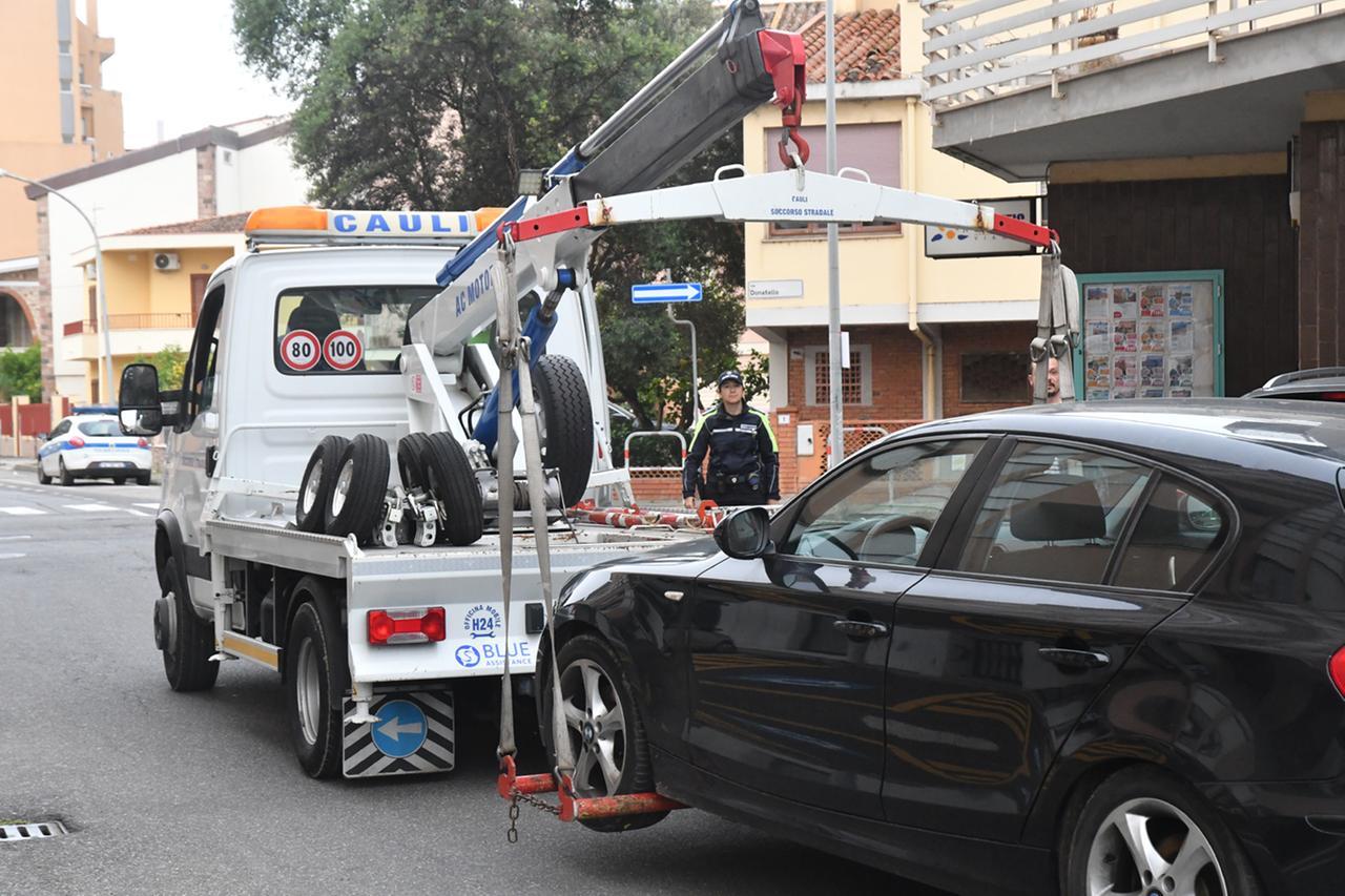 
	Il carro attrezzi in via Brunelleschi nel fine settimana

