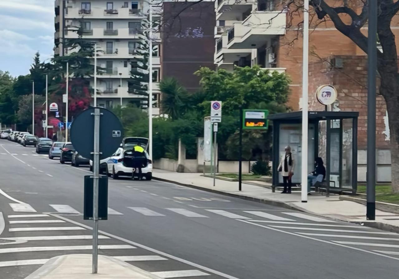 Quattordicenne investita sulla strisce pedonali a Cagliari: è grave