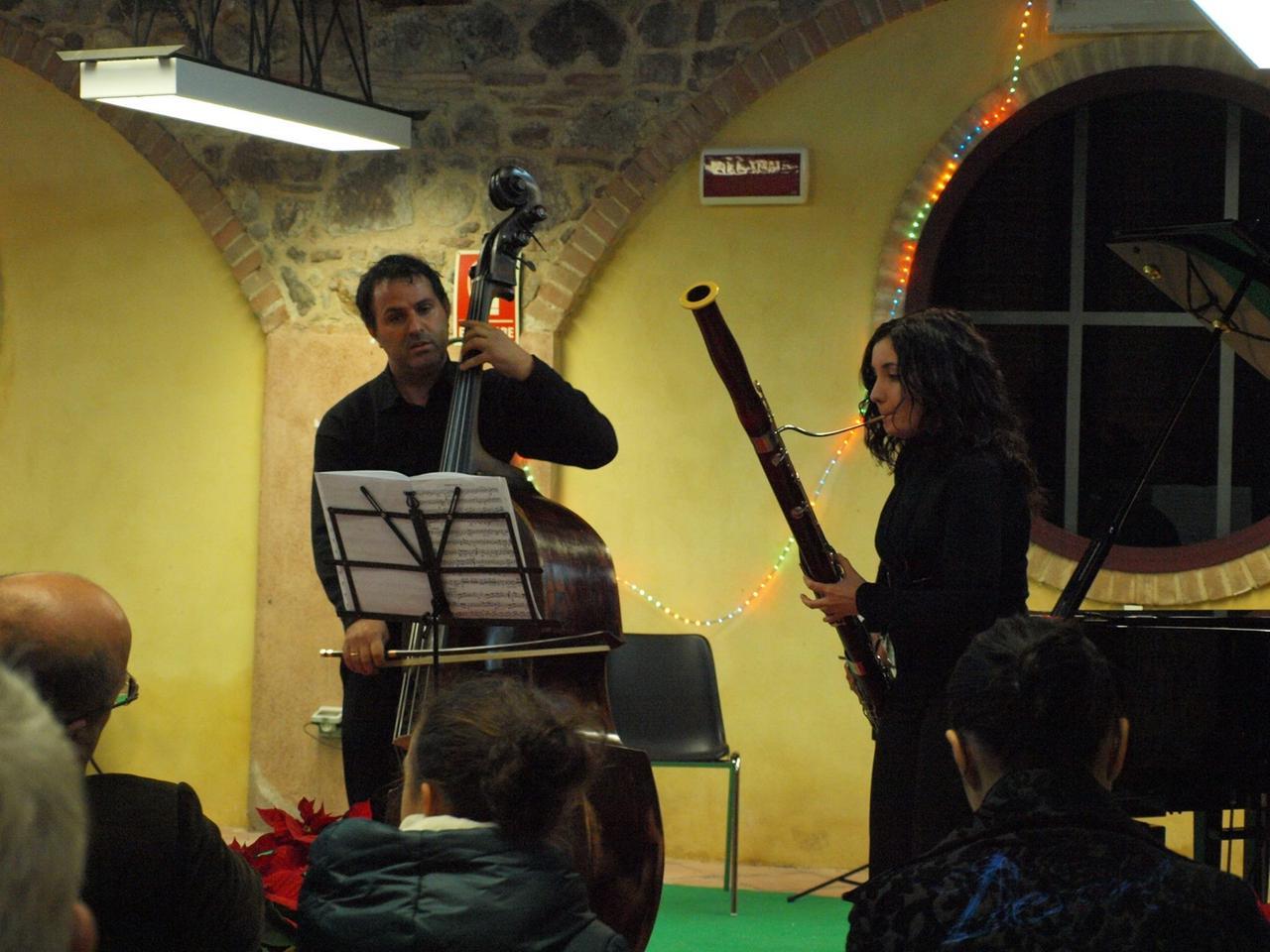 
	Esibizione alla scuola di Marrubiu

