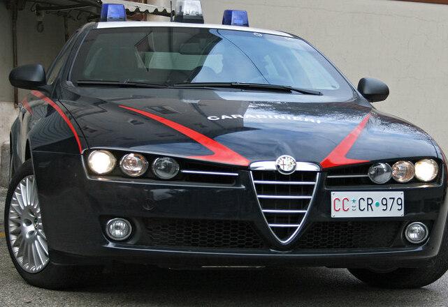 Scopre l'hashish in camera del figlio di 18 anni e lo denuncia