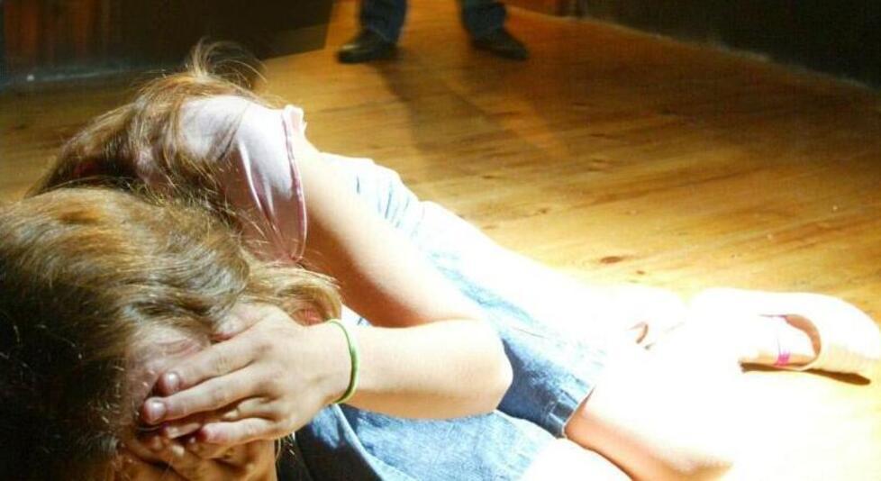 Modena, 12enne stuprata da un ragazzo poco più grande che poi si è vantato con un video