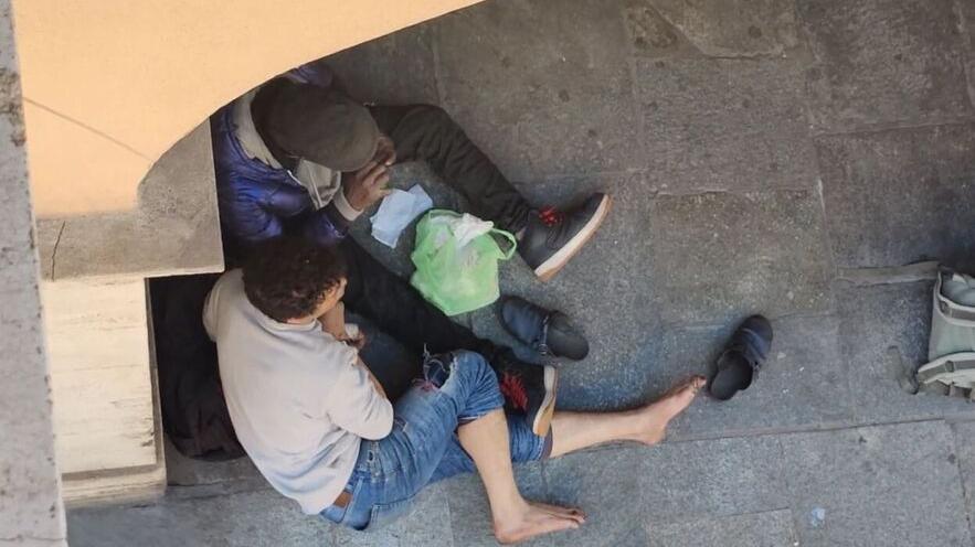 Degrado e droga. I negozianti: «Temiamo anche ritorsioni»