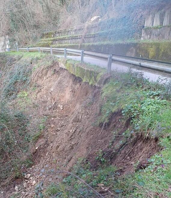 
	Una frana sulla provinciale 32 Nievole-Avaglio

