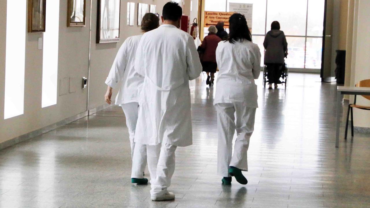 «Ferrara, da giugno l’Asl vuole aumentare le tariffe in libera professione»