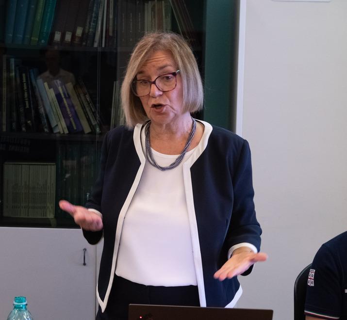   Sette elicotteri più due aerei: l’antincendio è pronto a decollare