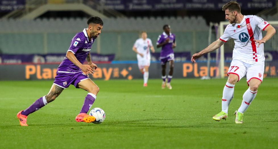 Un’azione di Nico Gonzalez con la maglia della Fiorentina