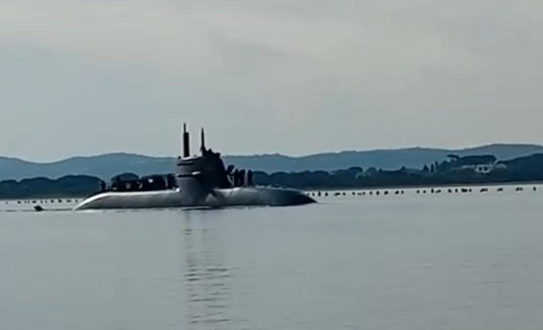 C’è un sommergibile tra le cozze nel Golfo di Olbia