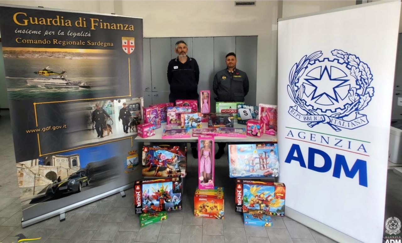 Sequestrati in porto a Cagliari 1.900 giocattoli contraffatti, provenienza: Cina