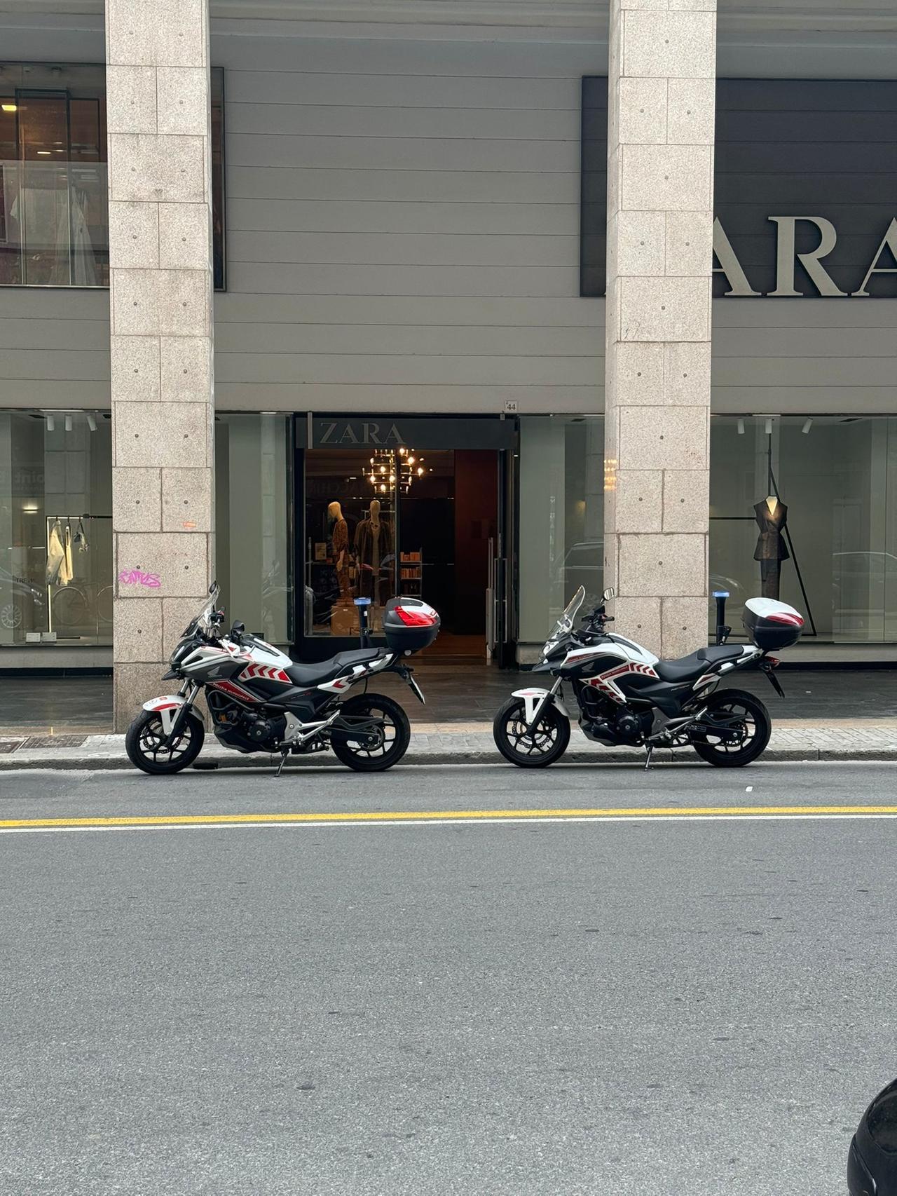 Livorno, tenta di rubare da Zara in via Grande: preso dalla municipale