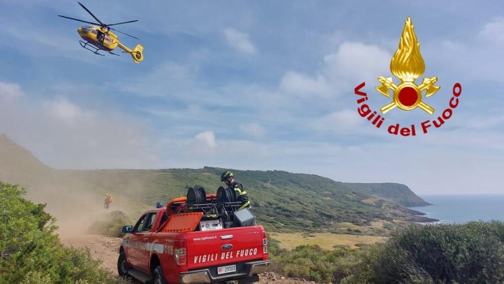 L'intervento dei vigili del fuoco e dell'elisoccorso