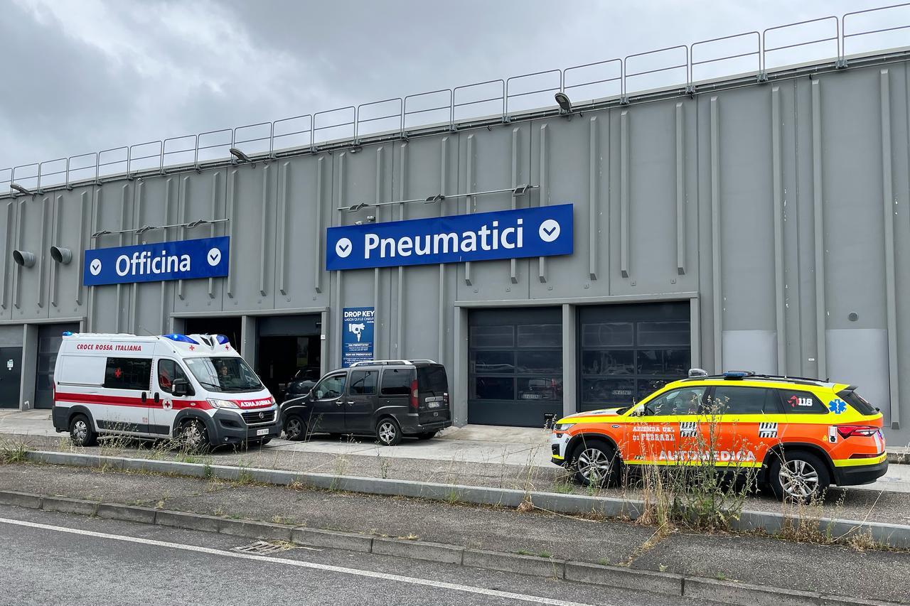 Ferrara, colpito in testa da una gru