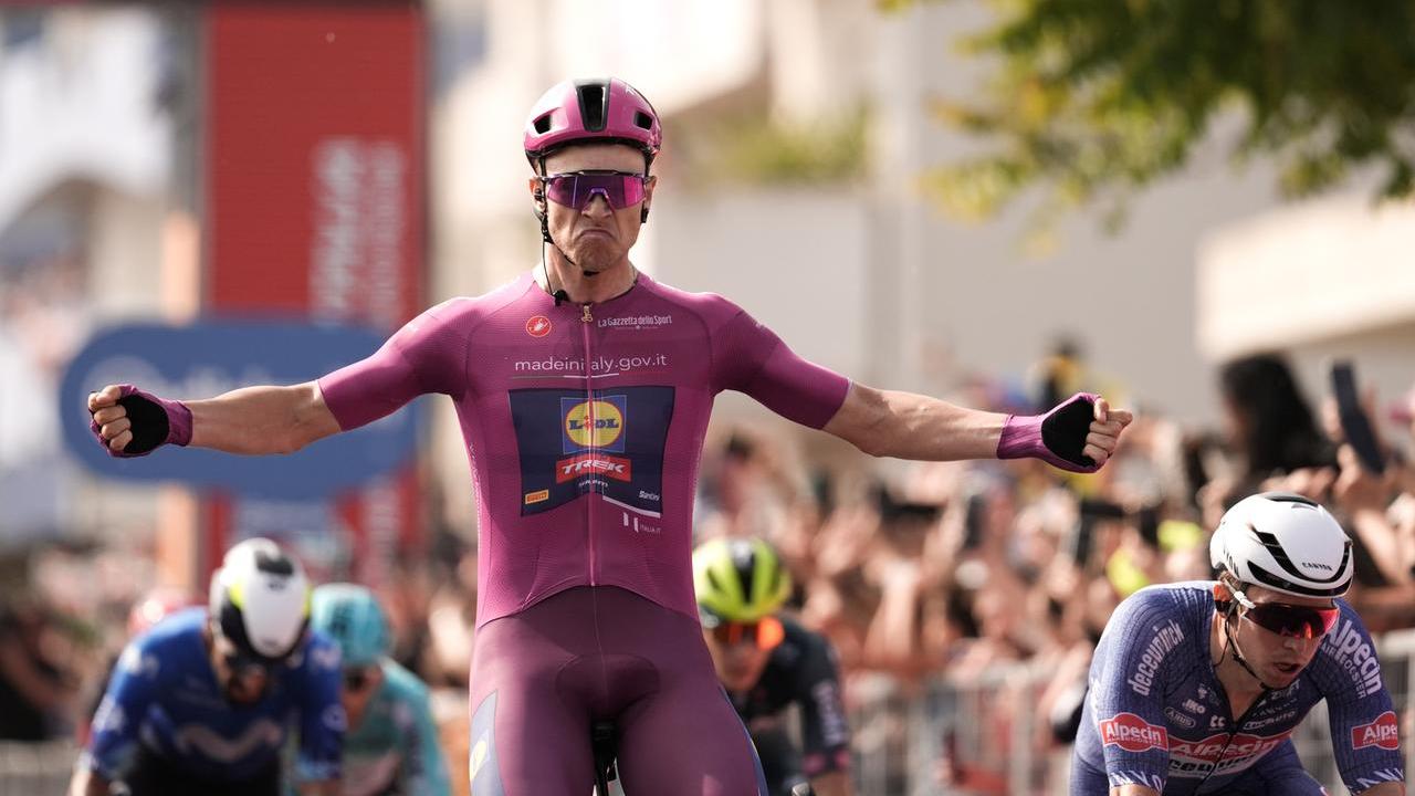 Sale la febbre da Giro d’Italia, Cento si accende di passione rosa