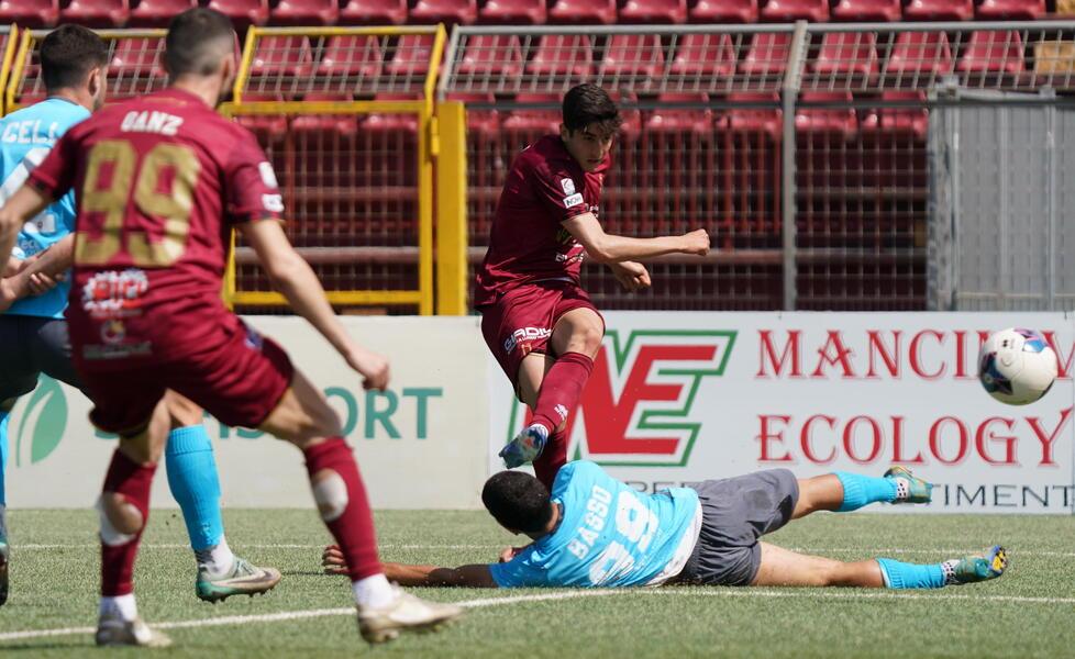 Il gol messo a segno da Angori nel corso del match contro l’Ancona (foto Silvi)