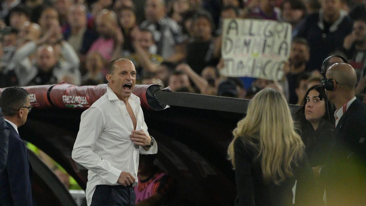 
	Lo "spogliarello" di Allegri all'Olimpico

