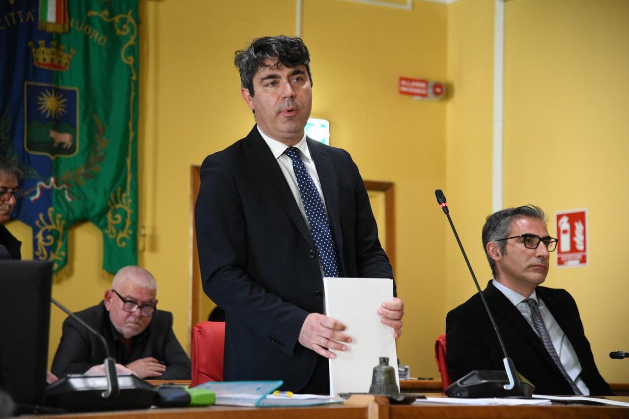 Nuoro, il sindaco Andrea Soddu si dimette: porte aperte al commissario