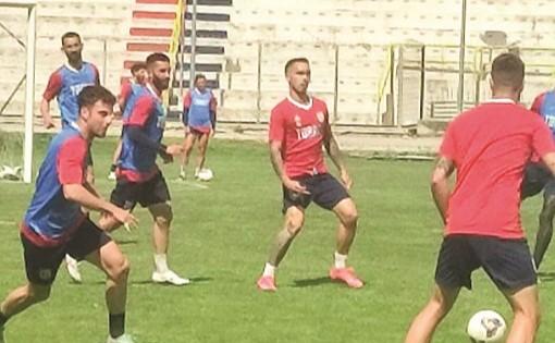 Maxischermo in piazza Tola per l’esordio della Torres nei playoff 