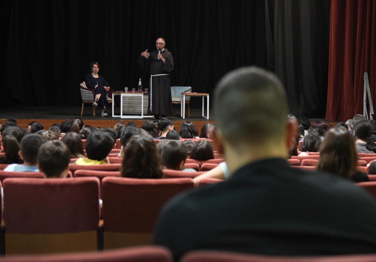 
	Un momento dell'incontro a Orosei (foto di Massimo Locci)

