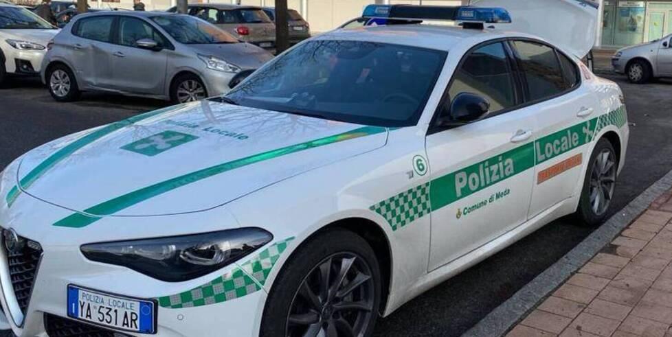 Modena, la volante che trasporta organi buca e Longagnani salva la missione