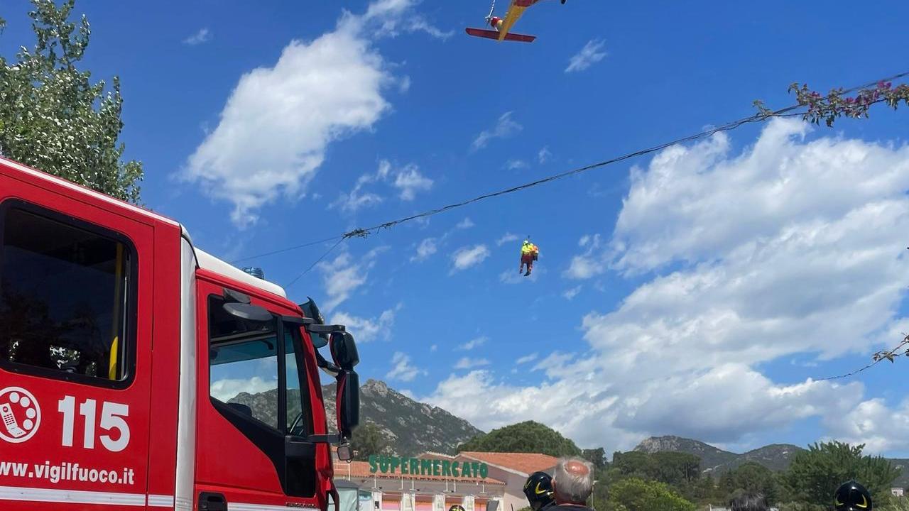 Scontro fra due auto al bivio per Porto Rotondo: donna in ospedale