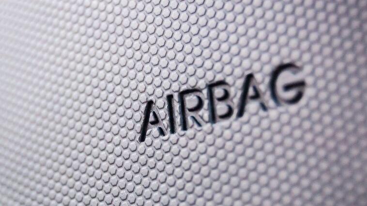 Airbag difettosi, Citroen e DS Automobiles richiama alcune auto: «Ma per il pezzo serve un anno» 