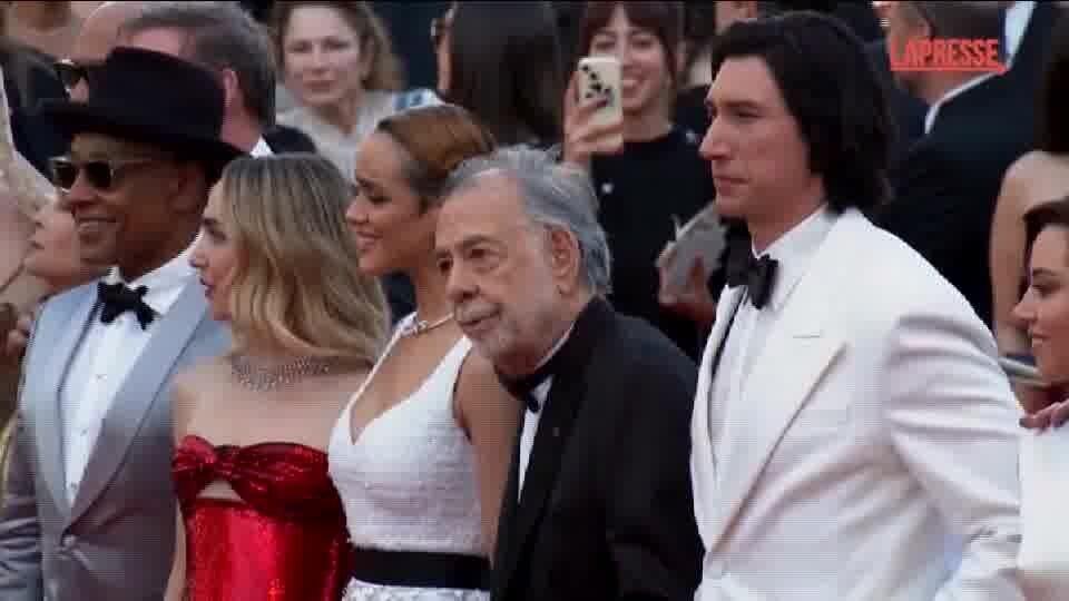 <p>Cannes, Francis Ford Coppola sul red carpet con la famiglia</p>