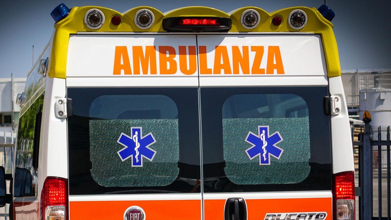 Pisa, moto investe pedone: gravi un 23enne e un anziano