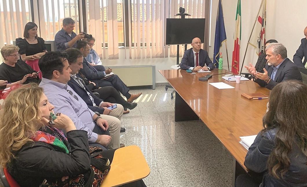 Specializzazioni ai medici di base, i sindacati bocciano l’assessore Bartolazzi