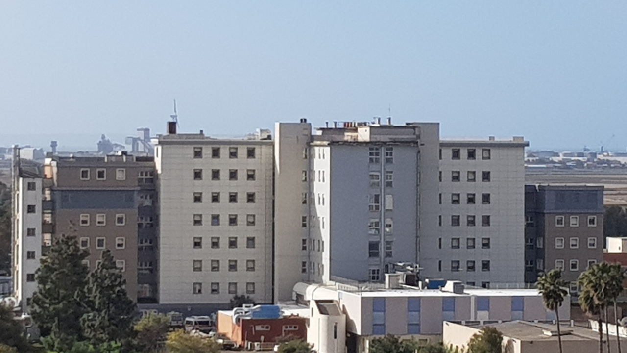 Il reparto di Ortopedia dell’ospedale di Oristano va avanti con i camici in affitto