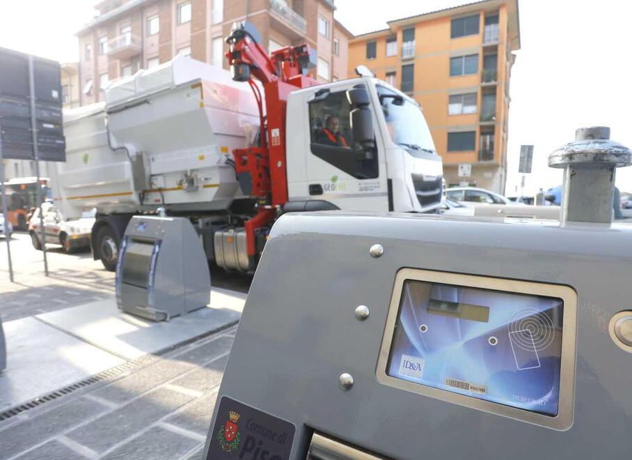 Rifiuti, a Pisa sanzioni e nuove regole contro il degrado in centro
