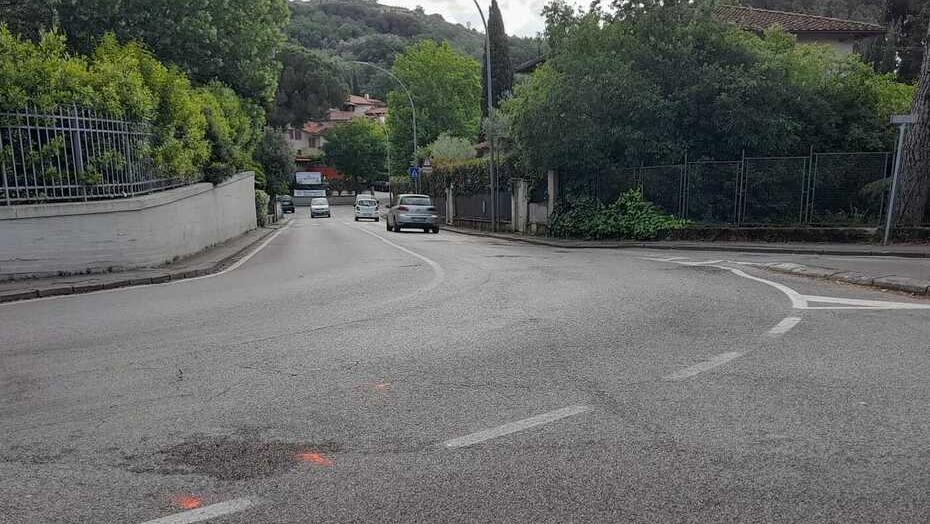 Montecatini, scontro auto-scooter in viale Diaz: chi è il 36enne operato d’urgenza