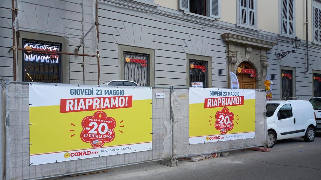 Prato, riapre la Conad in centro e fa lo sconto del 20% sulla spesa