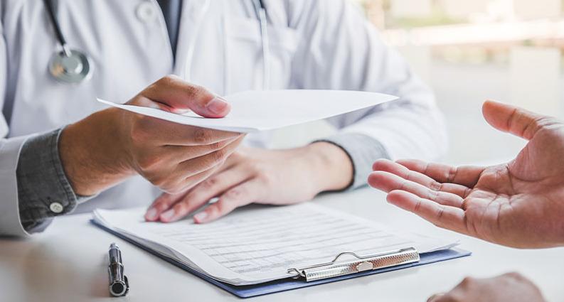 Firenze, prescrive farmaci a spese della Asl: il medico risarcirà 56mila euro
