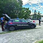 Migliarino, si ubriaca al bar, diventa molesto e aggredisce i carabinieri