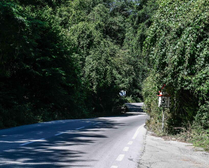 Massarosa, si schianta contro un muro mentre va in bici: è grave
