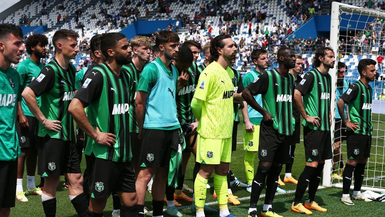 Il Cagliari vince e condanna il Sassuolo: i neroverdi tornano in Serie B dopo 11 anni