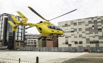 Vola fuori dall’auto in corsa, muore una ragazza di 17 anni