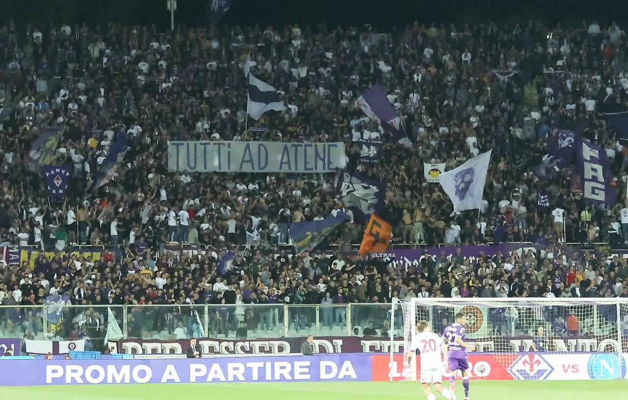 
	La curva Fiesole durante la partita Fiorentina Monza


