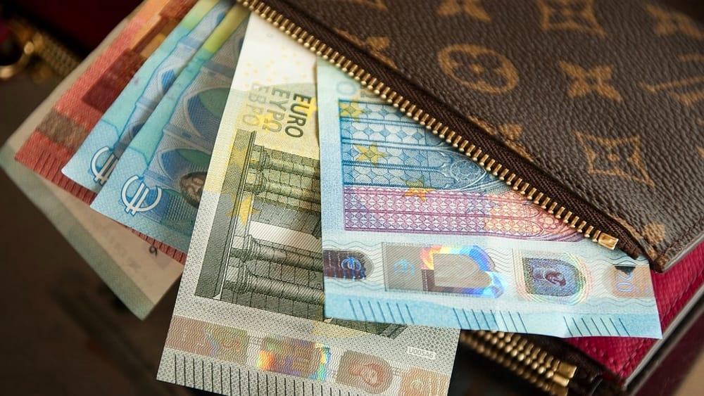 Massa, trovano un portafogli e lo restituiscono<br>
